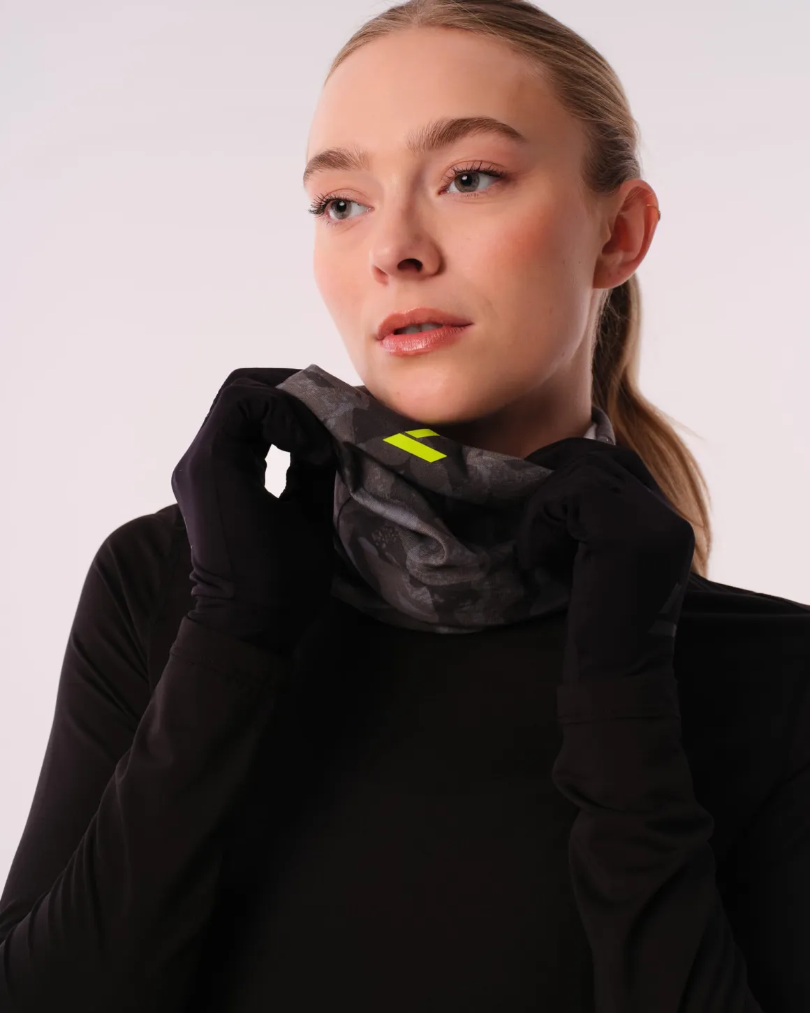 Conquer Running Gloves Black Reflective