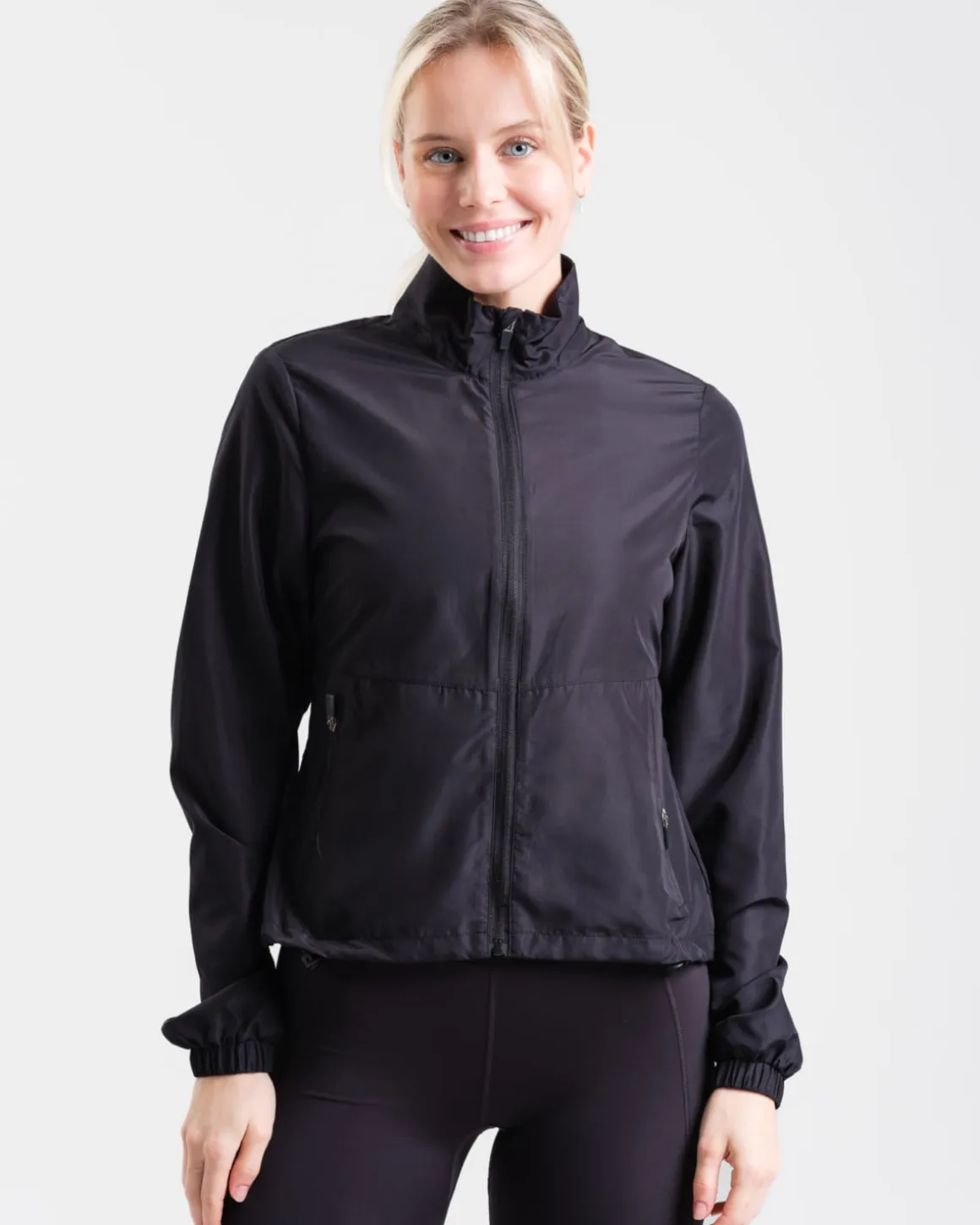 Conquer Running Jacket Black