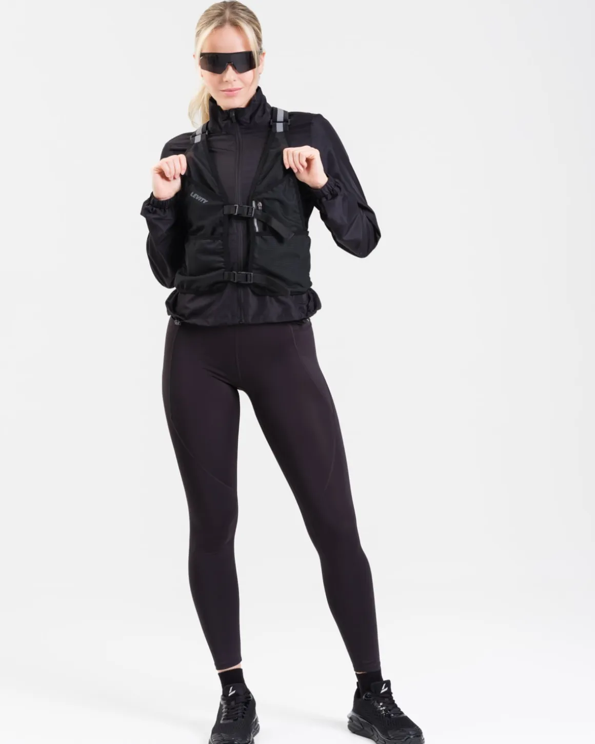 Conquer Running Jacket Black