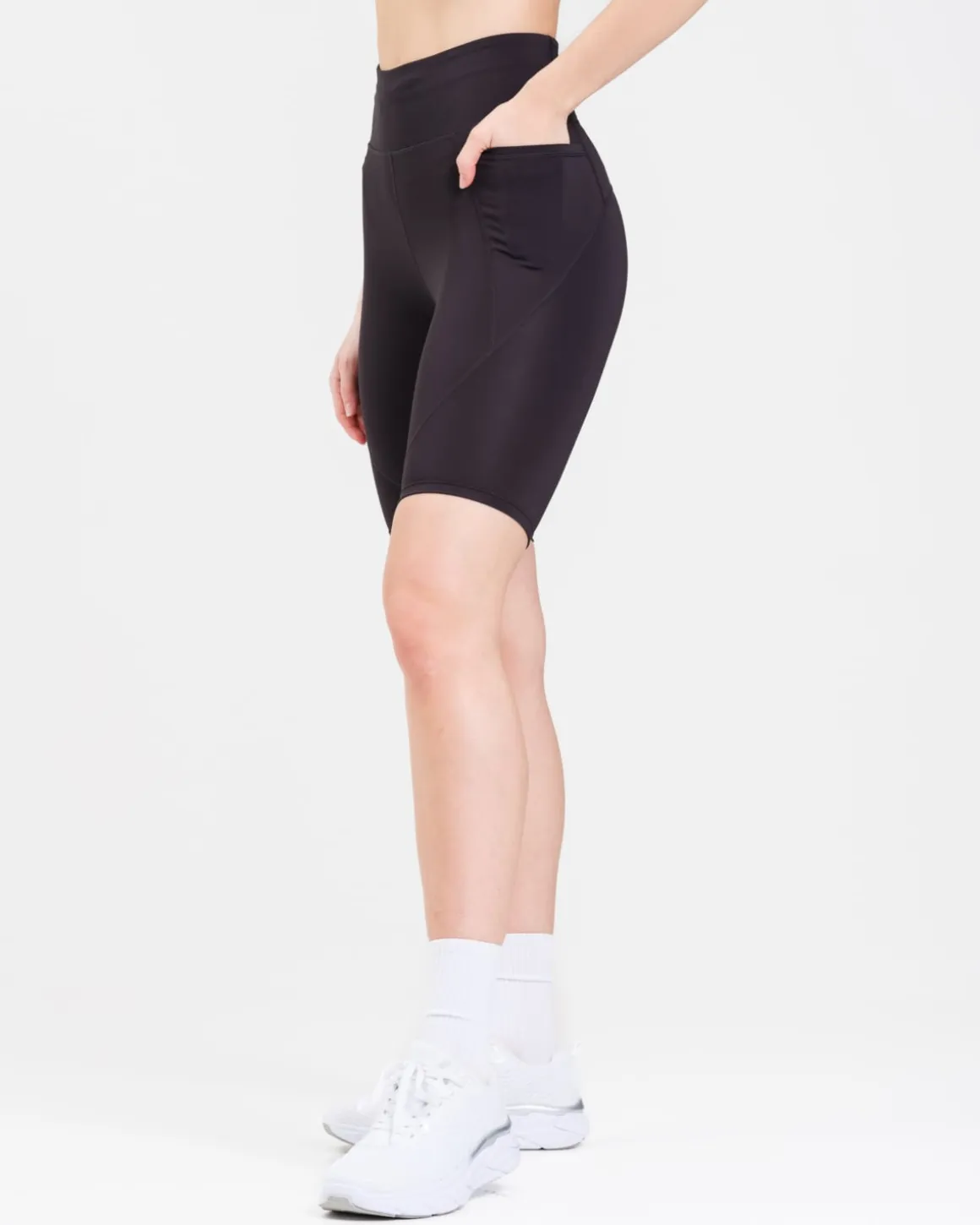 Conquer Running Pocket Shorts 8″ Black