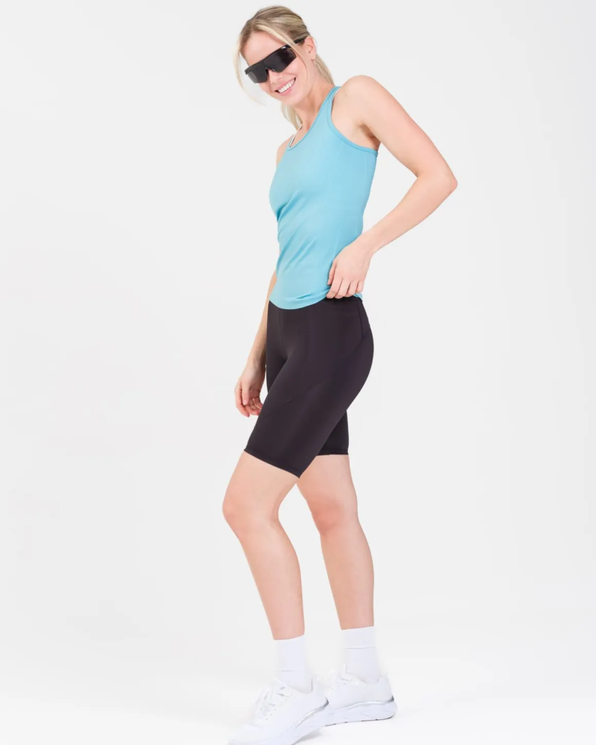 Conquer Running Pocket Shorts 8″ Black