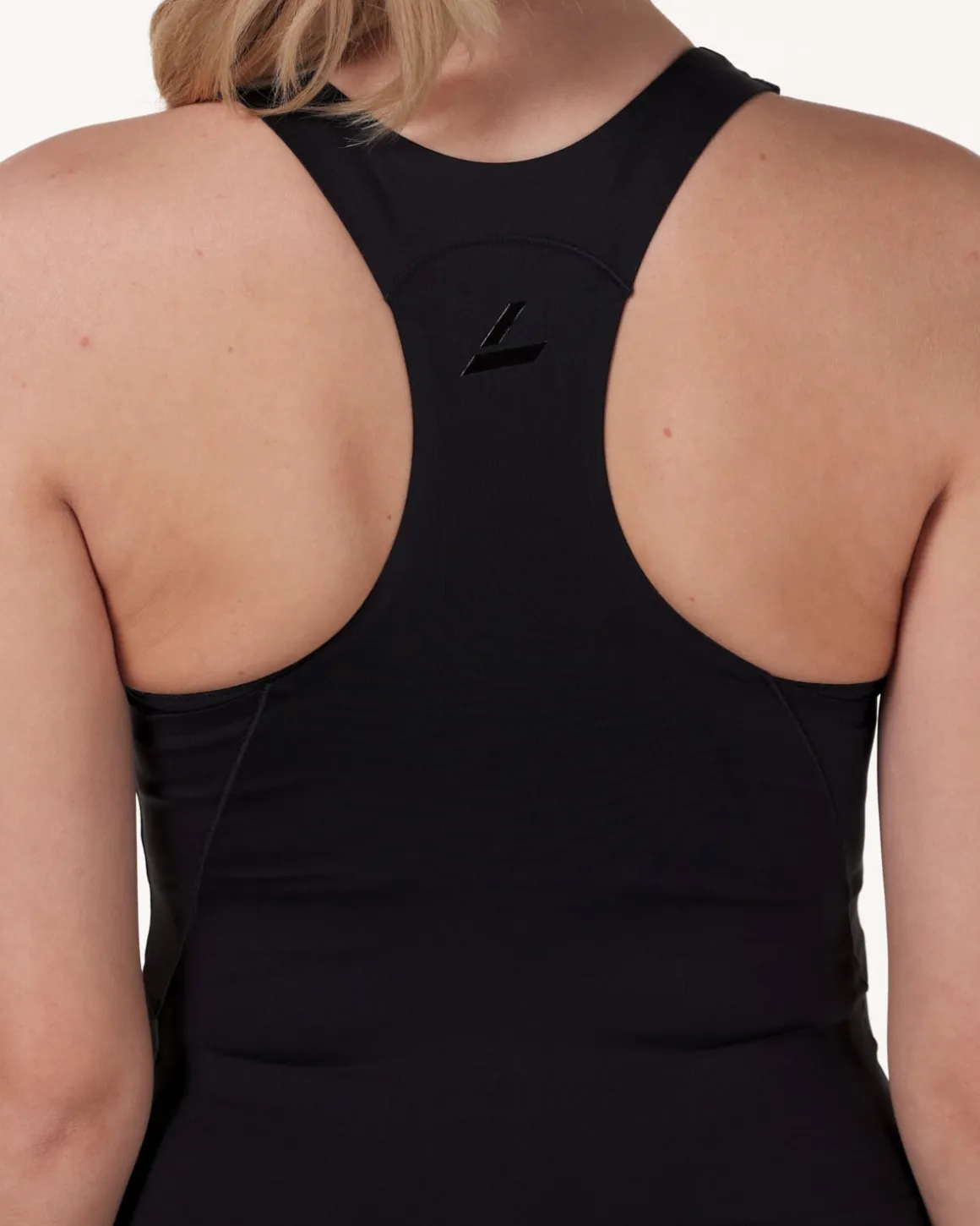 Contour Sculpting Crop Tank Black
