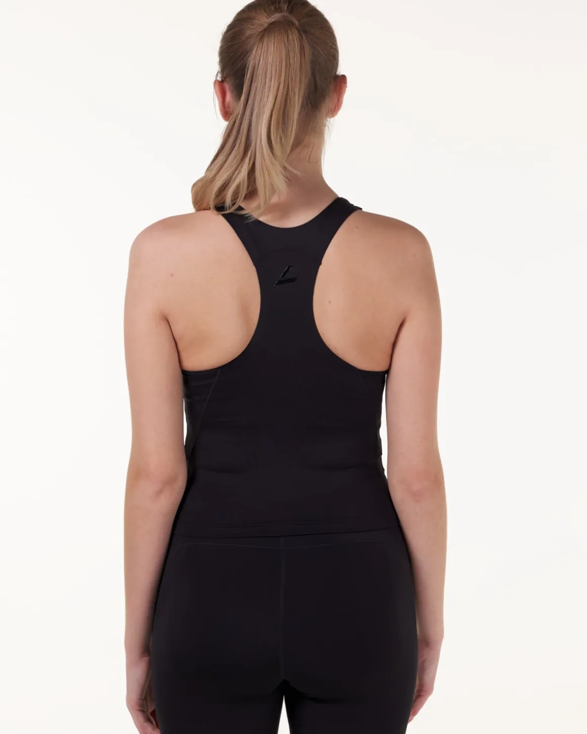 Contour Sculpting Crop Tank Black
