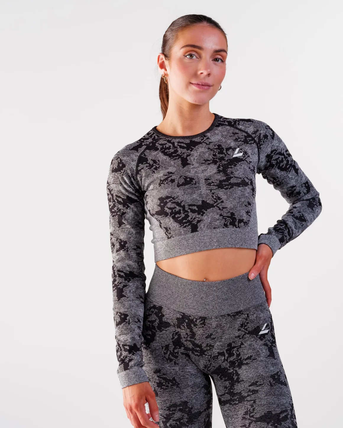 Device Seamless Crop LS Leo & Brown 2-MIXPACK