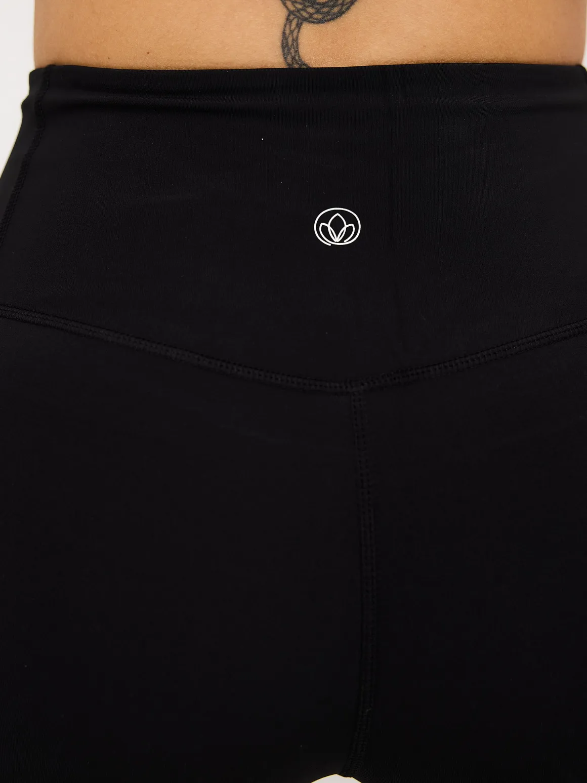 Ellie Ultralight Pocket Shorts Black