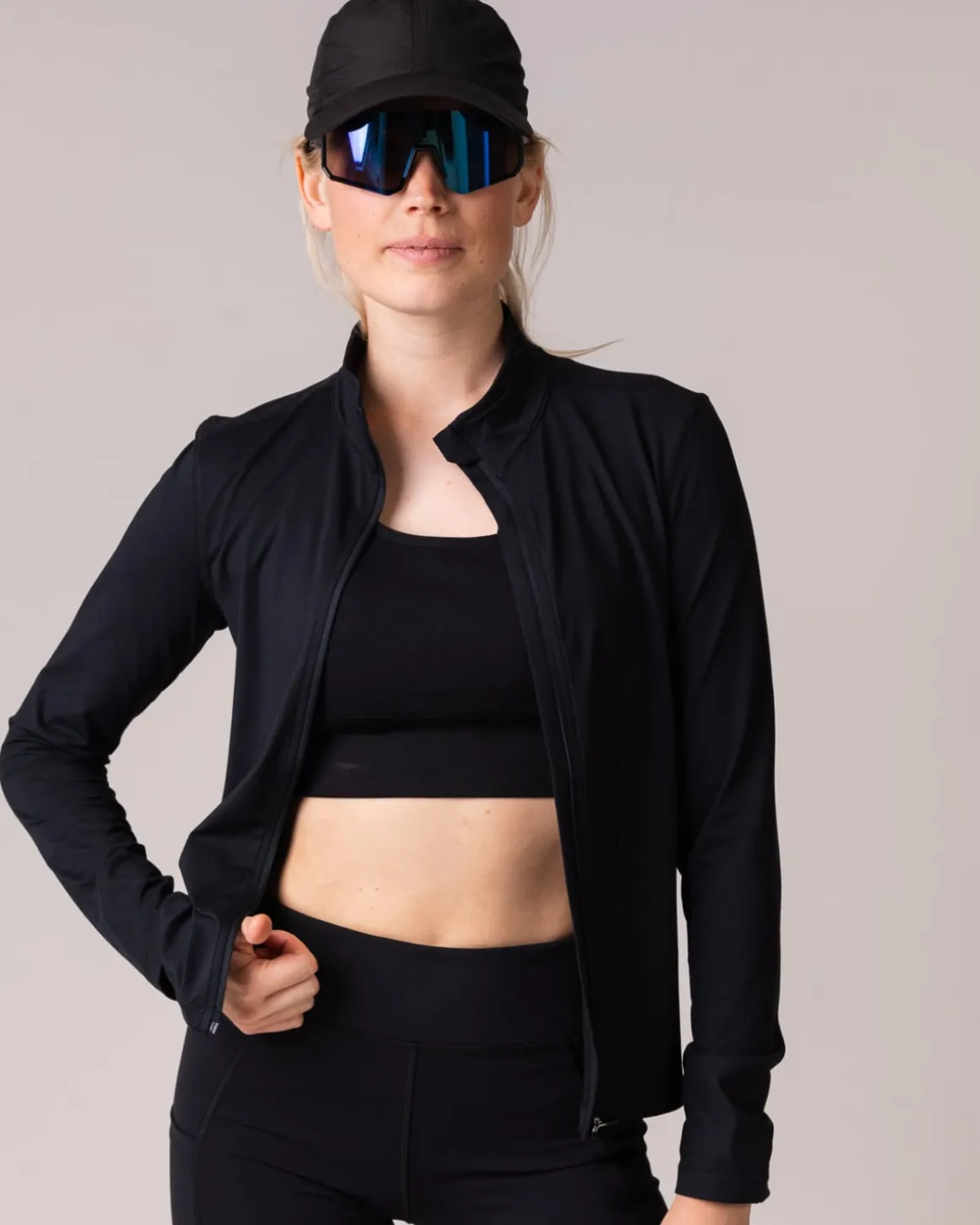 Essential Full Zip Jacket Black