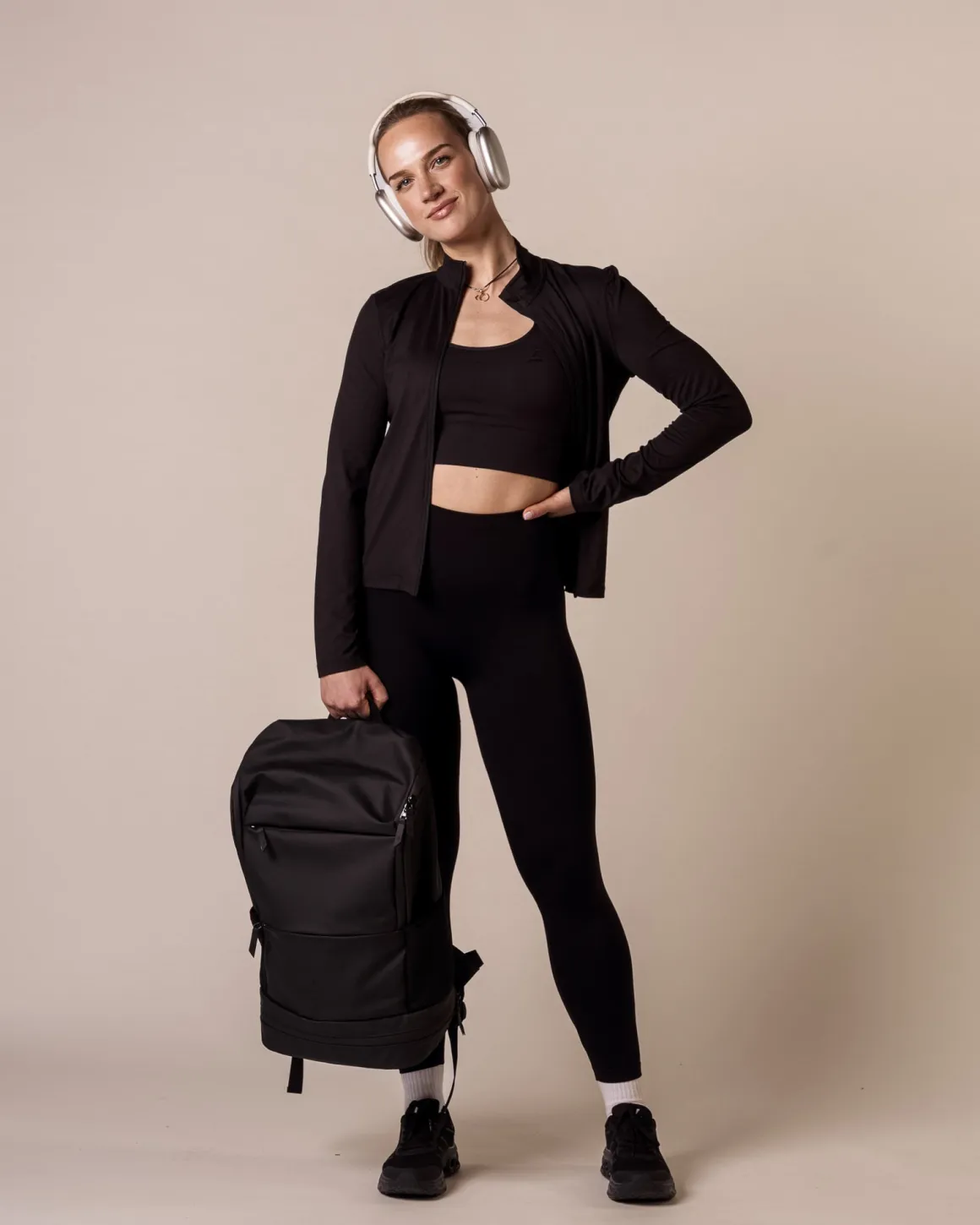 Essential Full Zip Jacket Black