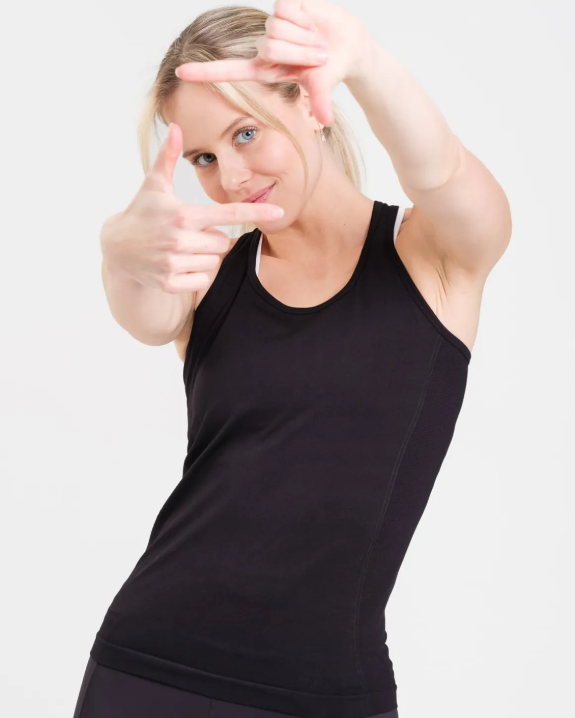 Essential Seamless Tank Top Black Beauty