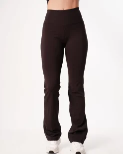 Hero High Rise Flare Pants & Hyper Bra Black Beauty SETT