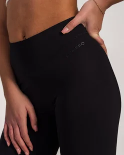 Hero V-Back Flare Pants Black