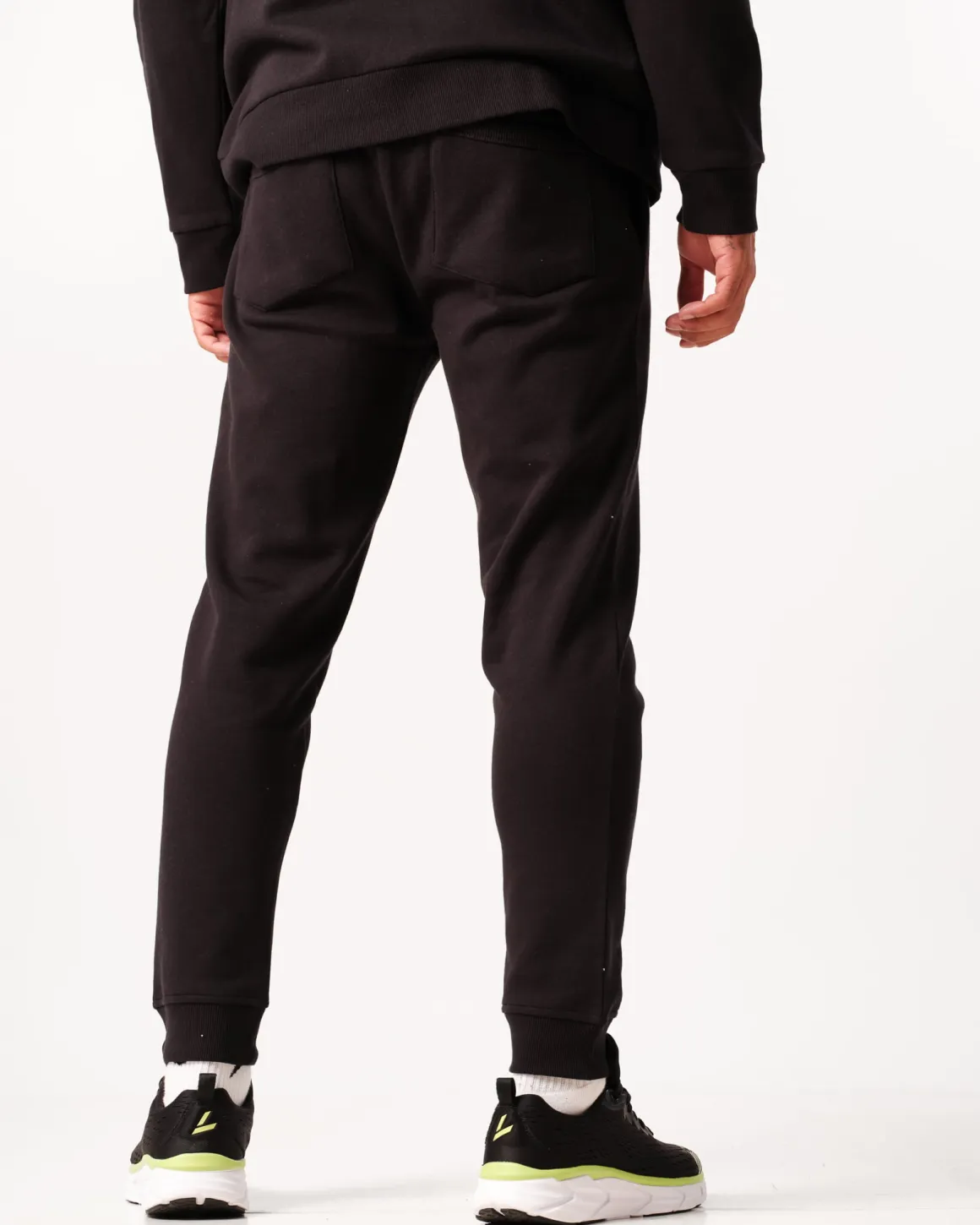LEVITY Core Sweat Pants Black