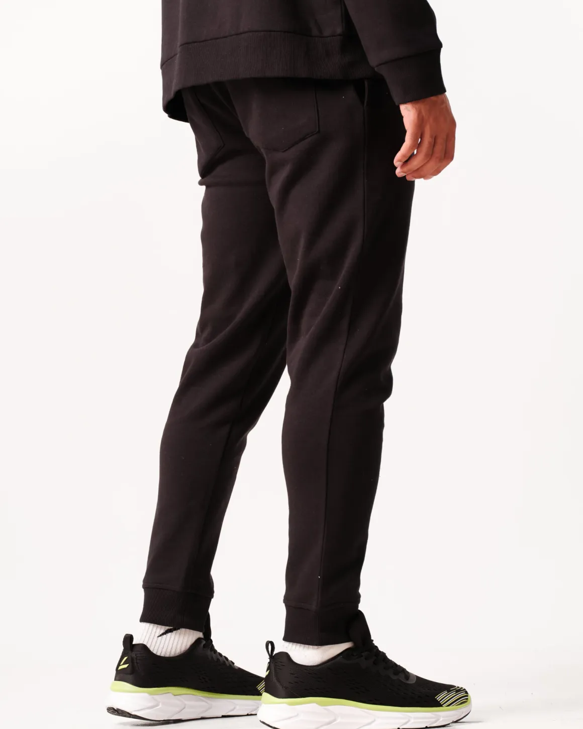 LEVITY Core Sweat Pants Black