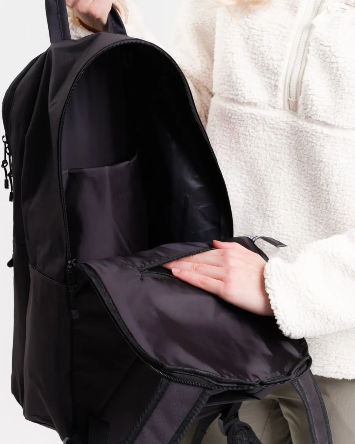 LEVITY Day Pack 28L Black One Size