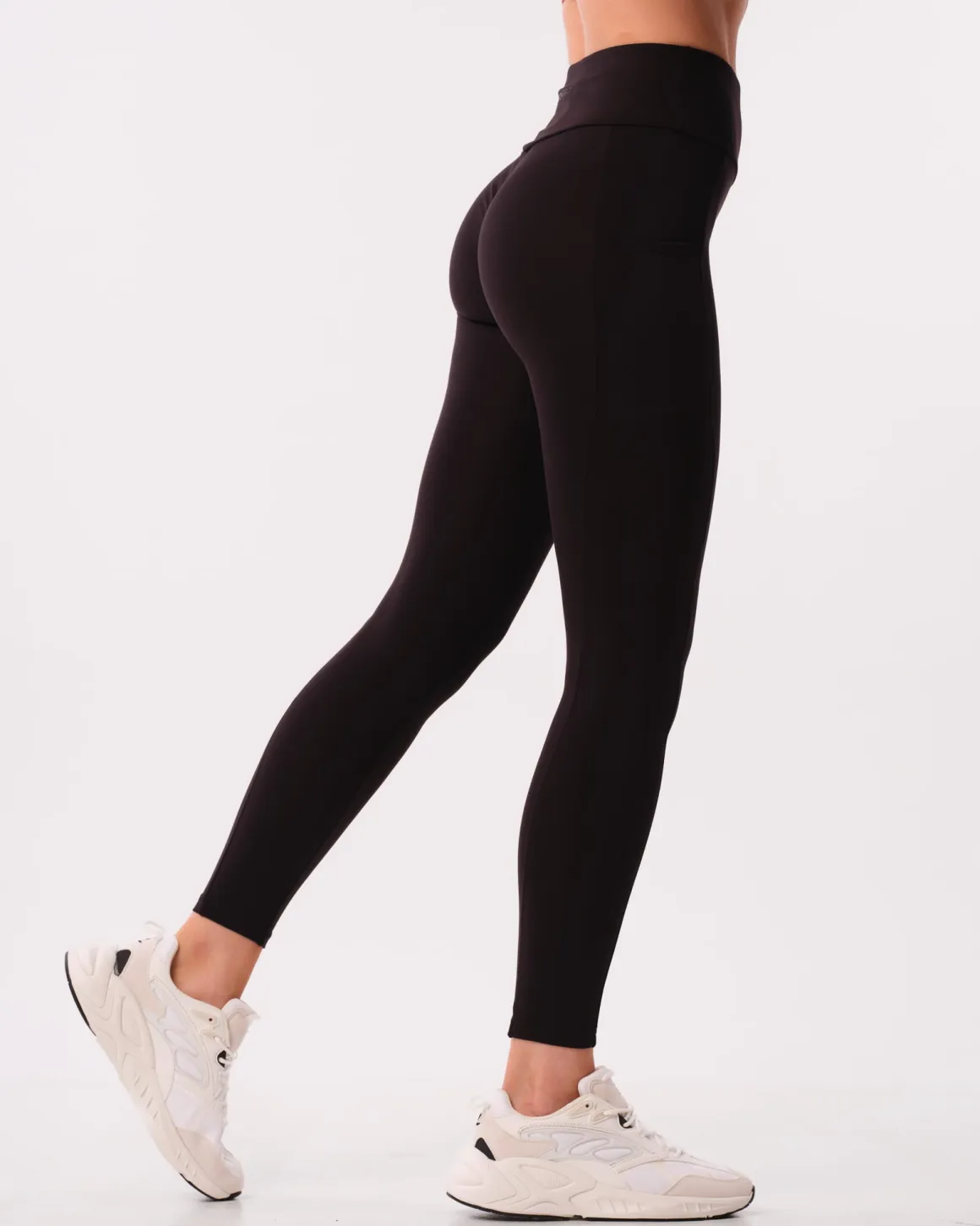 Lively Scrunch Pocket Tights Black