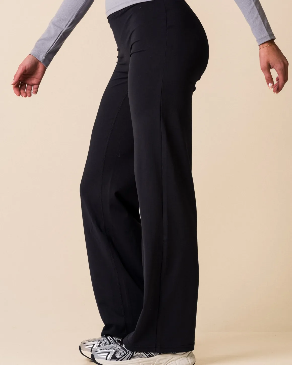 Lively Ultimate Straight Pants Black