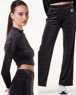 Logomania Velour Black SETT