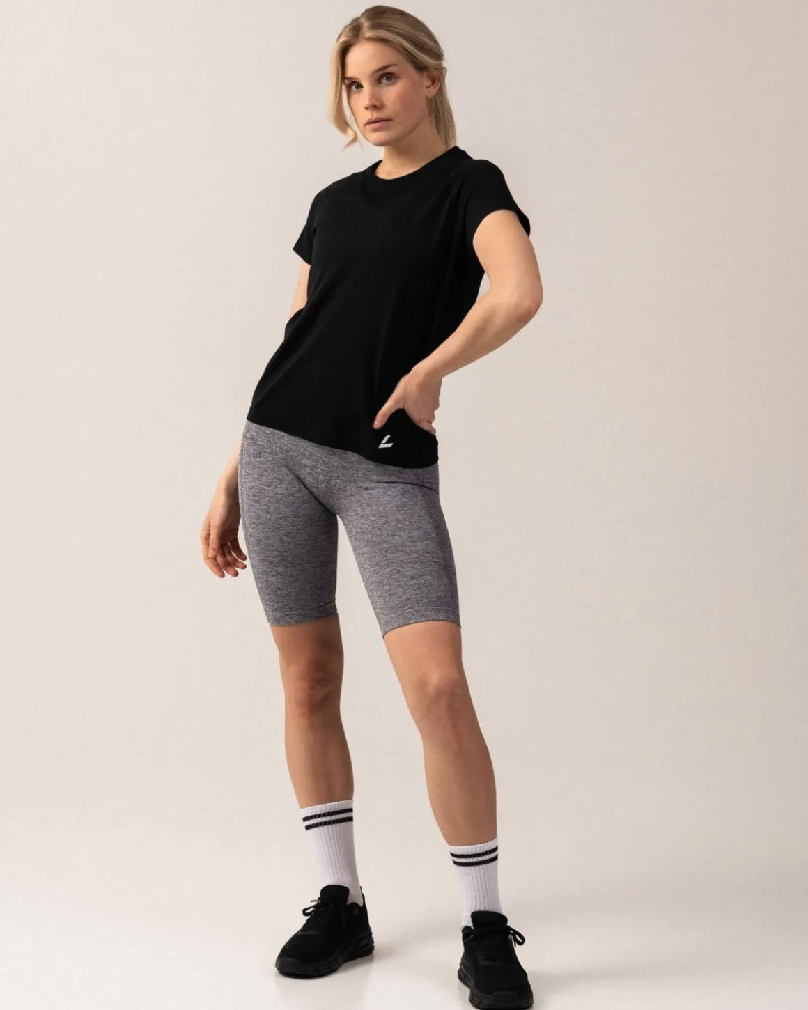 Phase Seamless Light Tee Black