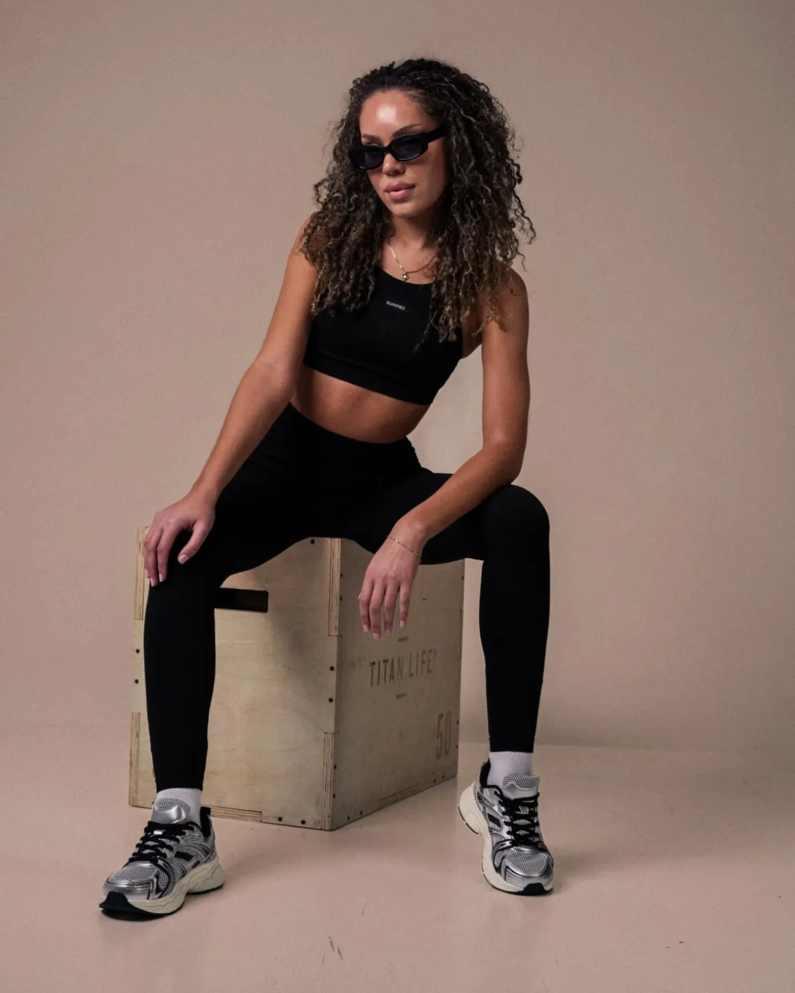 Power Up! Bra + Tights Black SET