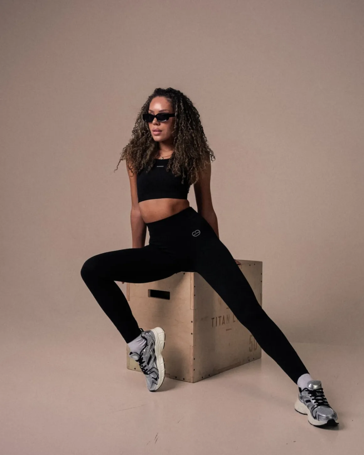 Power Up! Bra + Tights Black SET