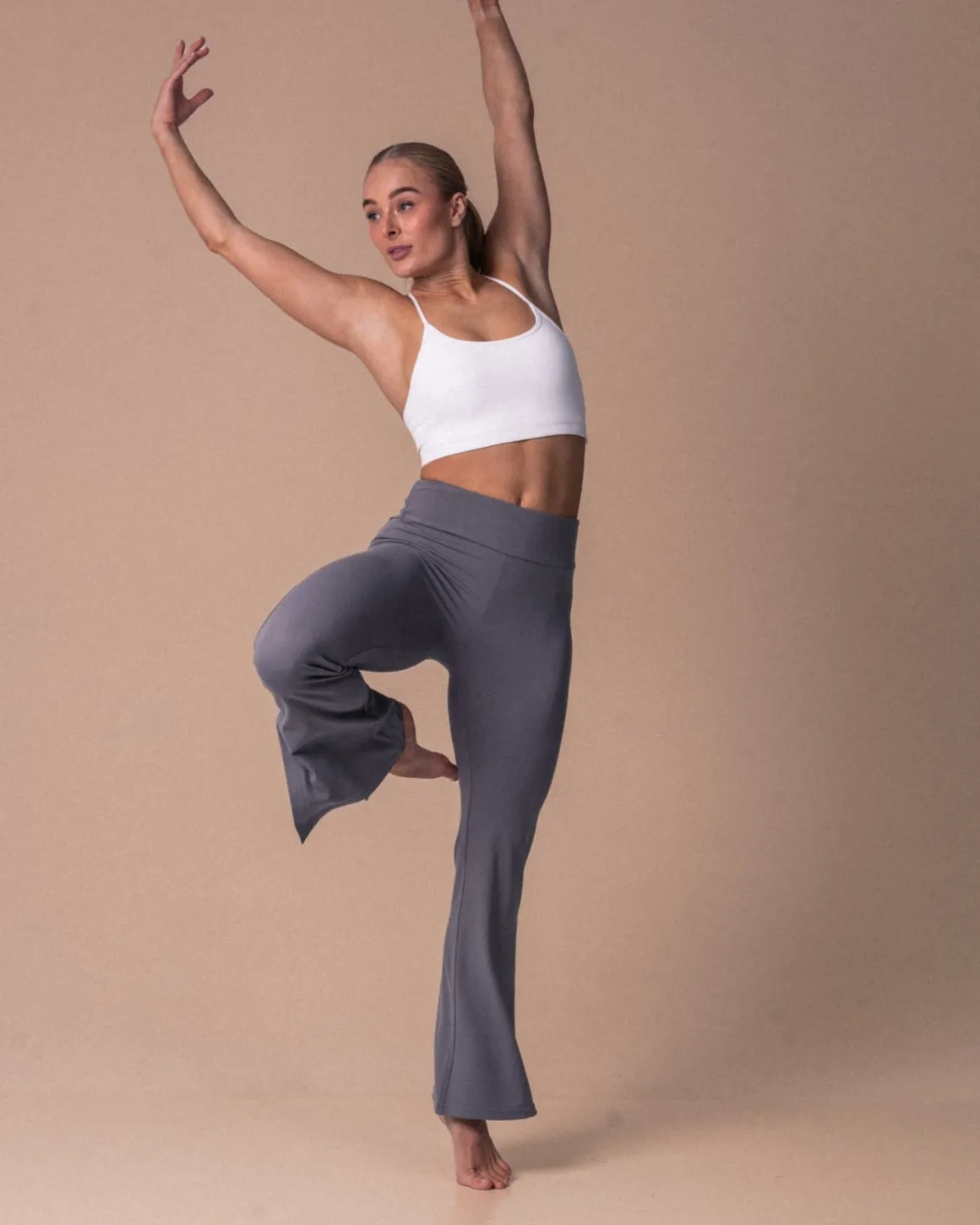 Second-Skin Slit Flare Pants Grey Sky