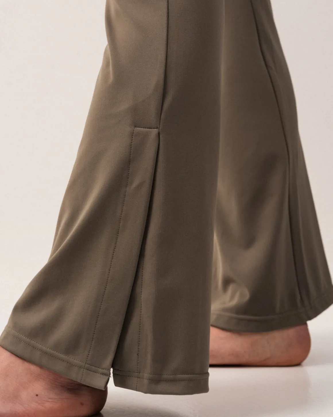 Second-Skin Slit Flare Pants Green Smokey