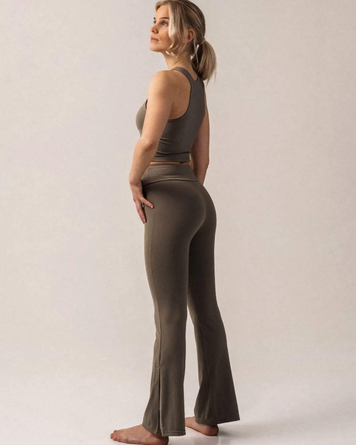 Second-Skin Slit Flare Pants Green Smokey