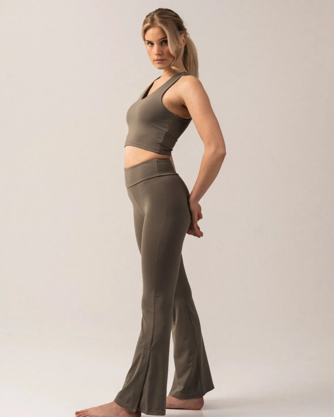 Second-Skin Slit Flare Pants Green Smokey