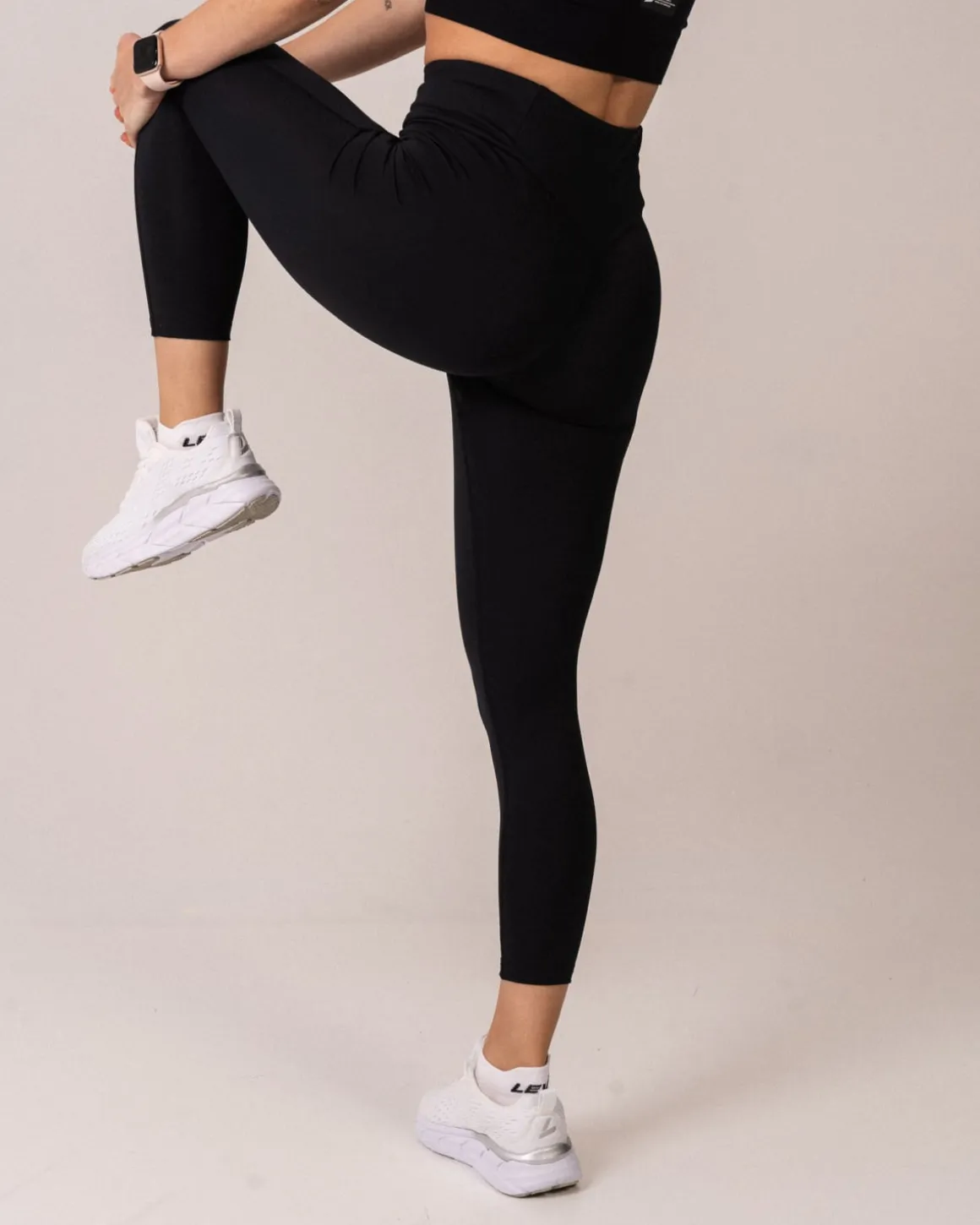 Silhouette Seamless Bra + Favorable Tights Black SET