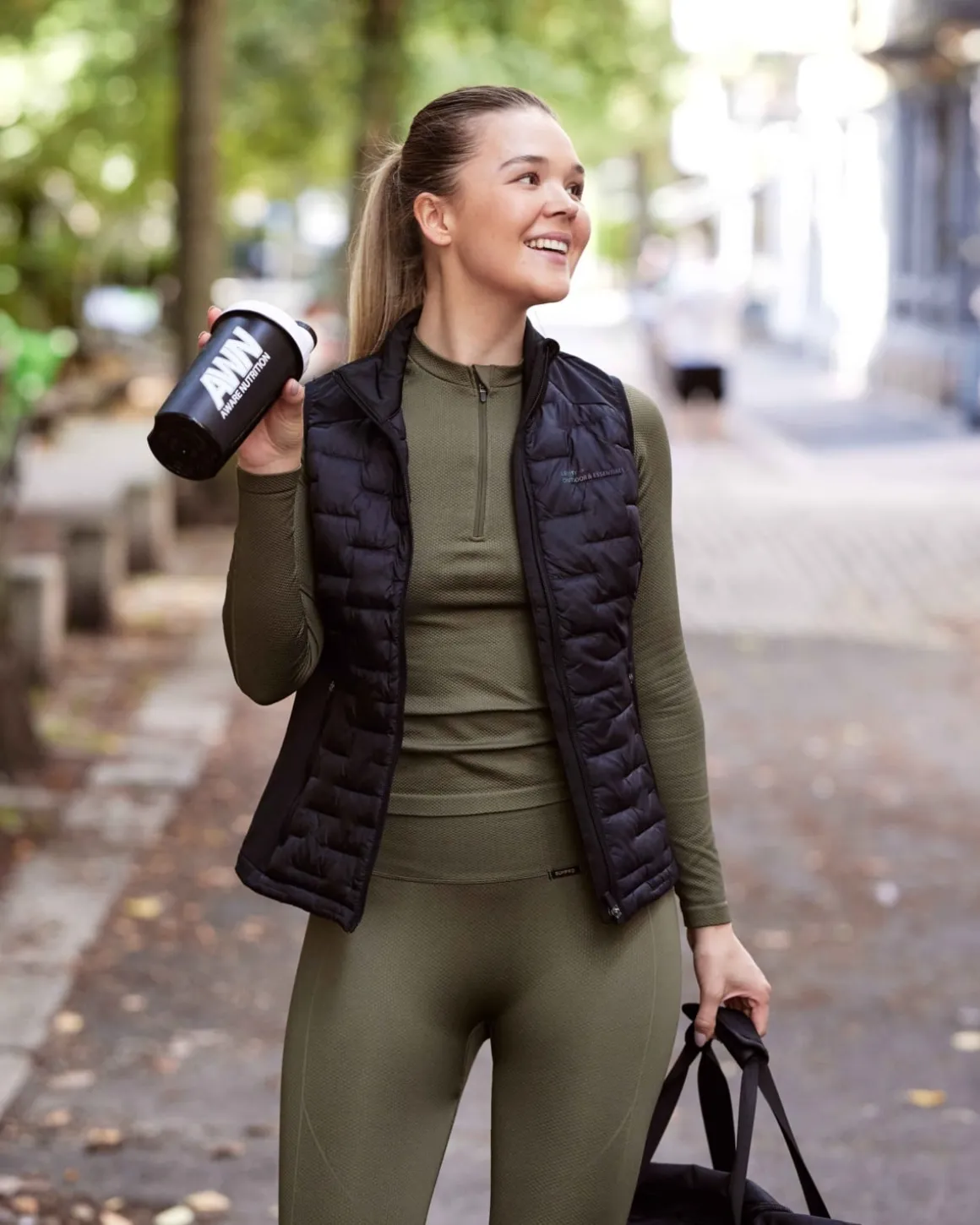 Ultra Tech Hybrid Vest Pitch Black