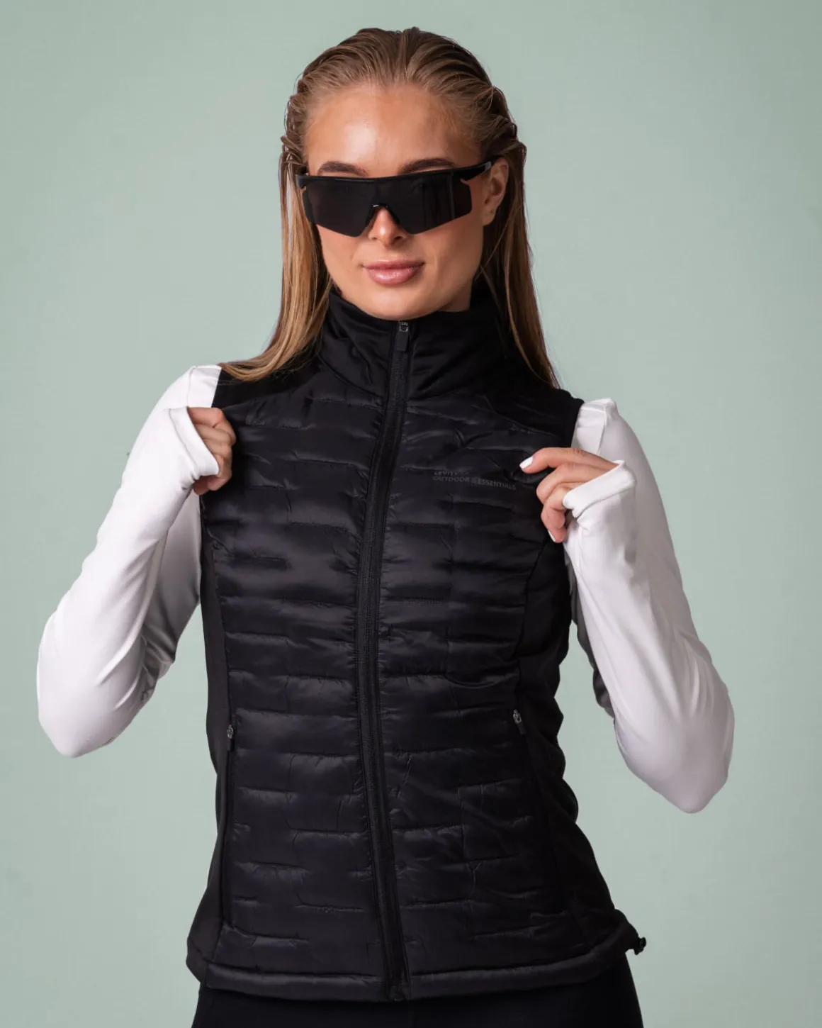 Ultra Tech Hybrid Vest Pitch Black