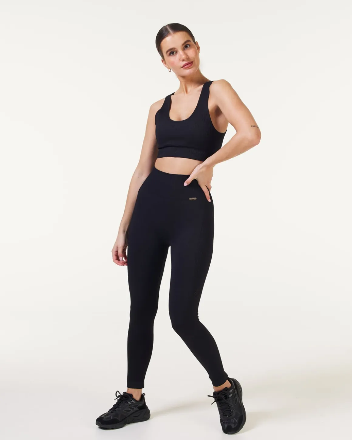 Wave Seamless Mesh Tights Black