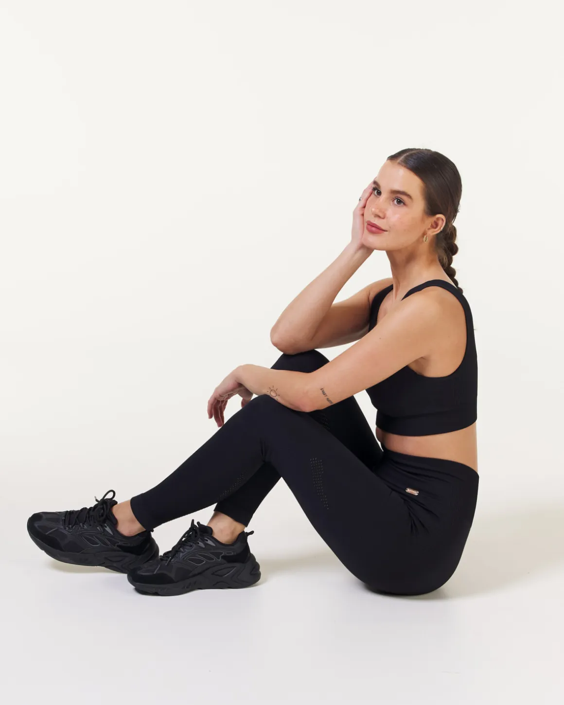 Wave Seamless Mesh Tights Black